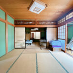 【リフォーム前／LDK（予定）】１階の続き間になっている和室はLDKに改装予定です。フローリング張りに変更、クロス貼替え、建具交換、照明設置を行います。