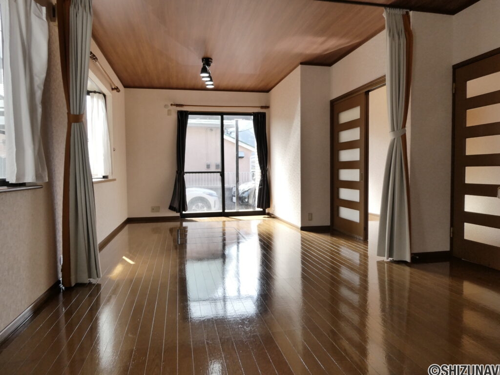 リビングダイニング