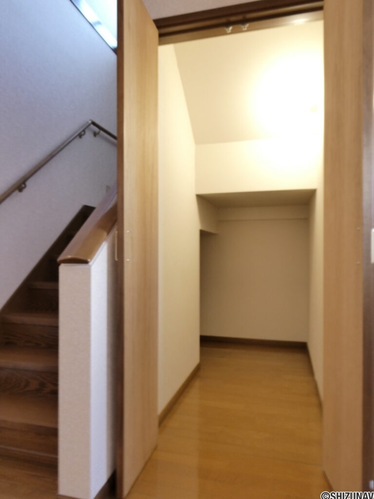 階段下収納