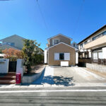 駐車場　並列3台駐車可能