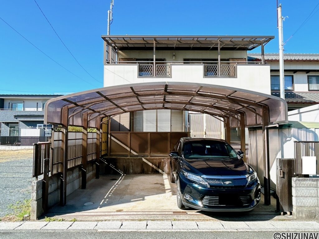 【駐車場】並列２台の駐車が可能です。