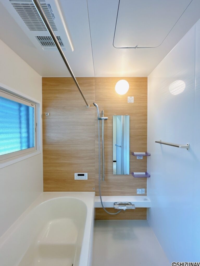 【ユニットバス】令和４年２月に新品交換済みです。浴室乾燥機付きです。クリーニングを行います。