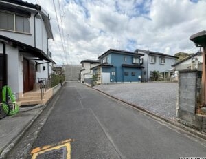 前面道路4.5m、敷地まわりが開けていて開放的♪