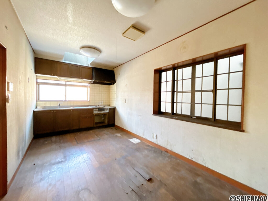 【ダイニングキッチン】