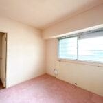 【玄関側洋室】