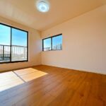 2階南側洋室　別角度です。