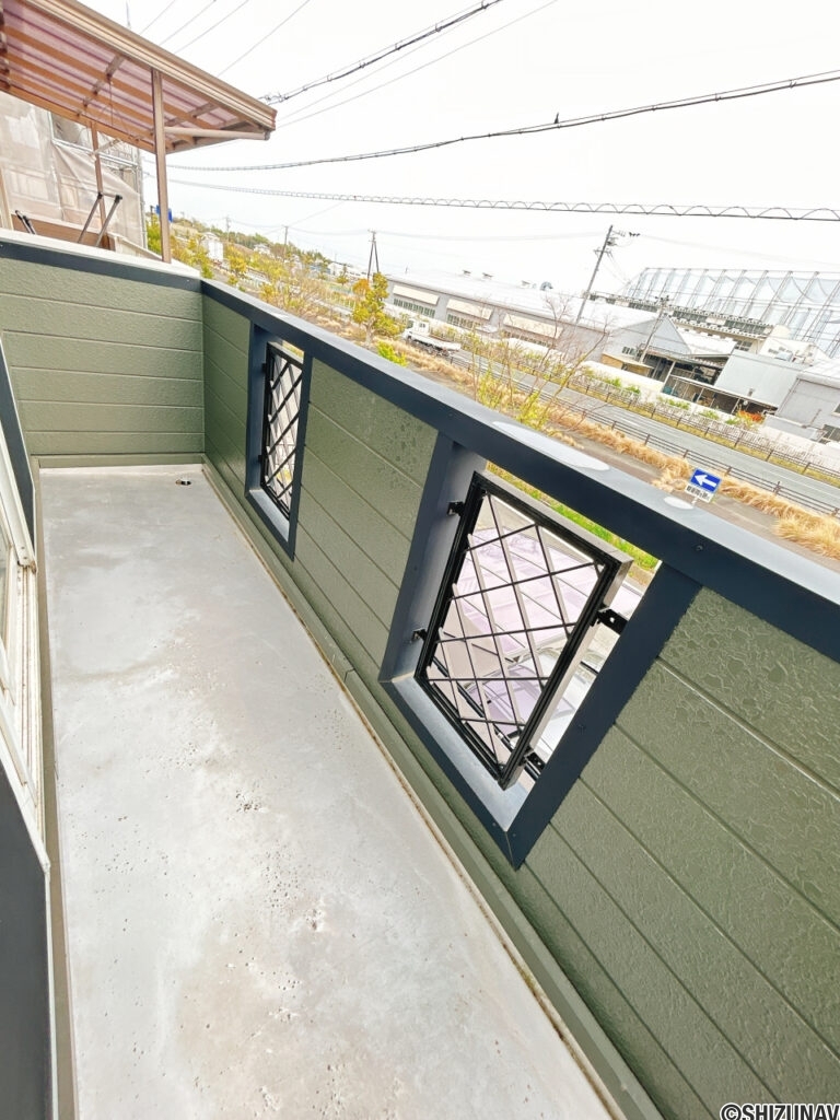 【バルコニー】