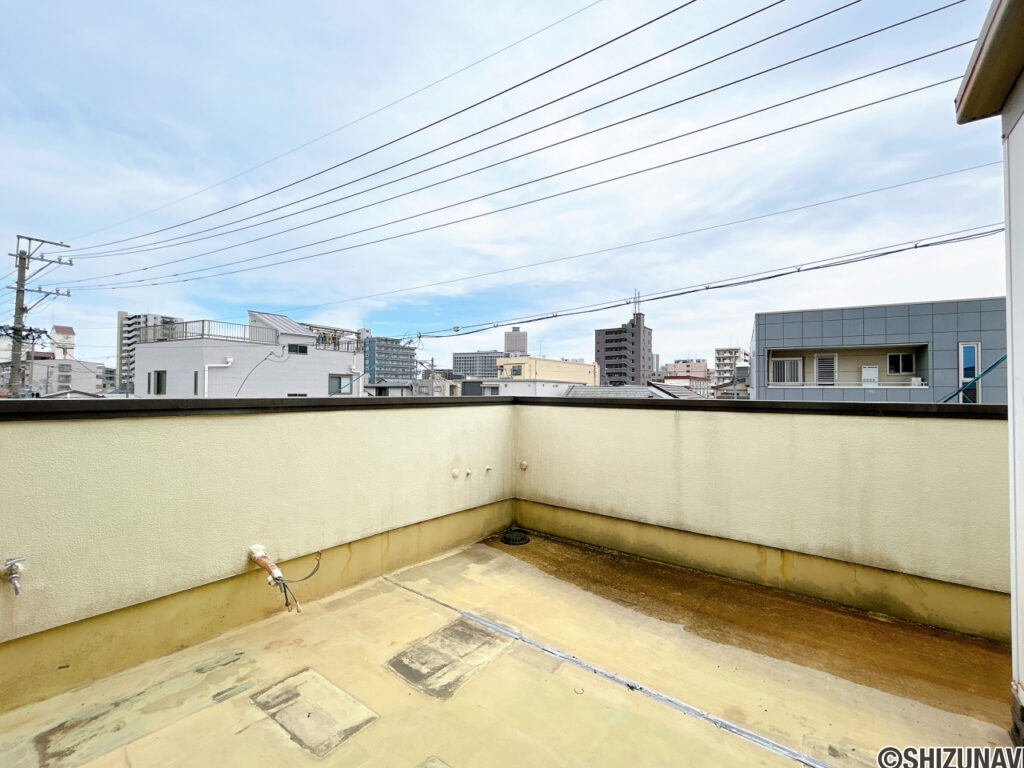 【バルコニー】
