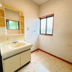 【リフォーム前/洗面所】洗面化粧台はハウステック製の新品に交換します。