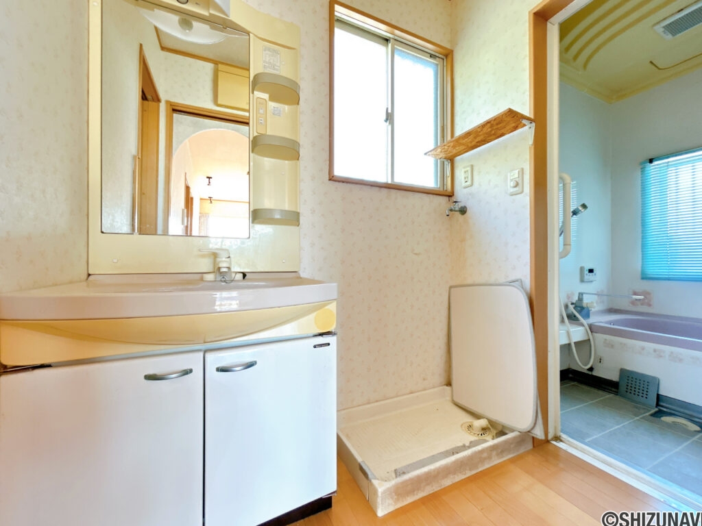 【洗面所】