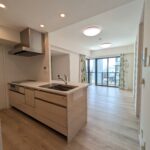 LDK　13.82帖　キッチン上部収納が無いので、開放的です。