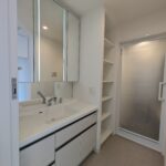 洗面所　収納スペース多くあります。