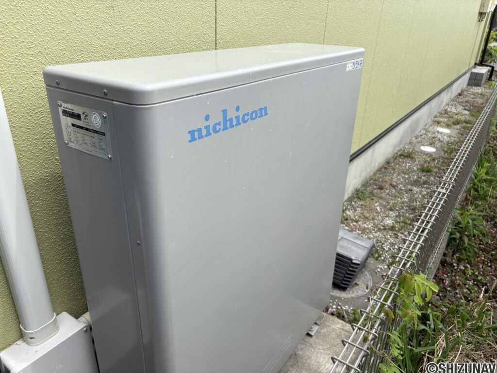 蓄電池　中の電池を令和7年に全交換済み