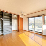 【2階東側8帖洋室（1）】