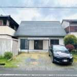 【駐車場】車種によりますが並列２～3台駐車可能です。