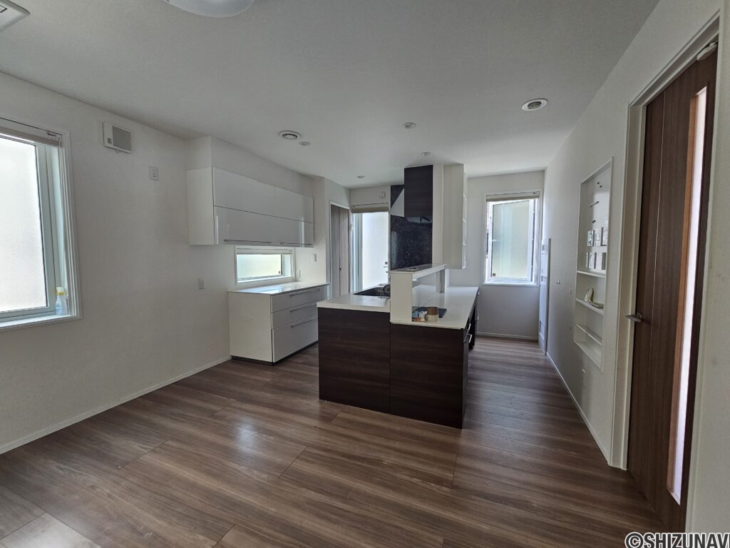 富士市松岡（柚木駅） 2階建 4ＬＤＫ＋WICの画像