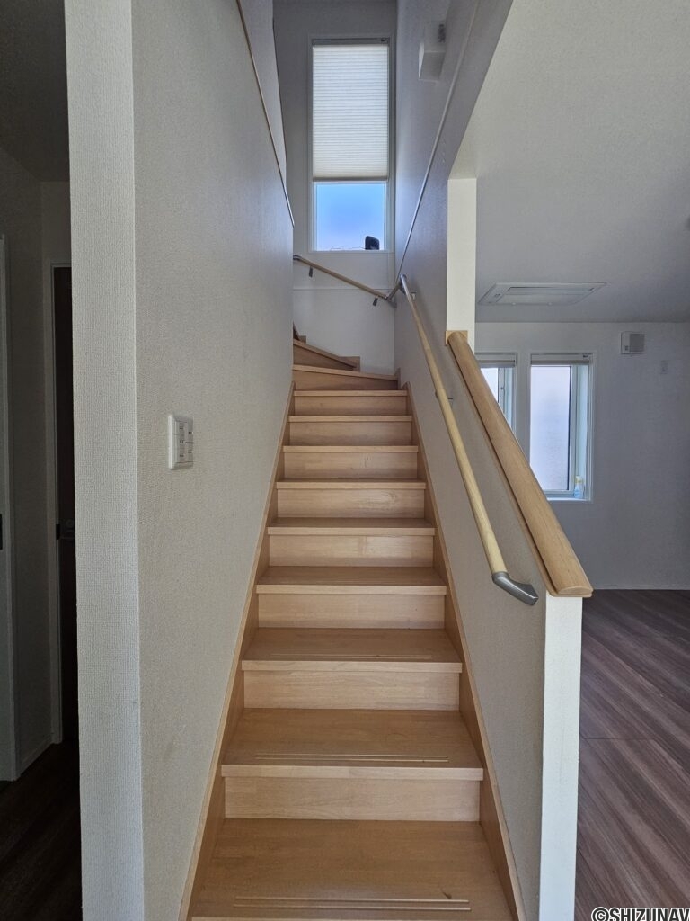 リビング階段