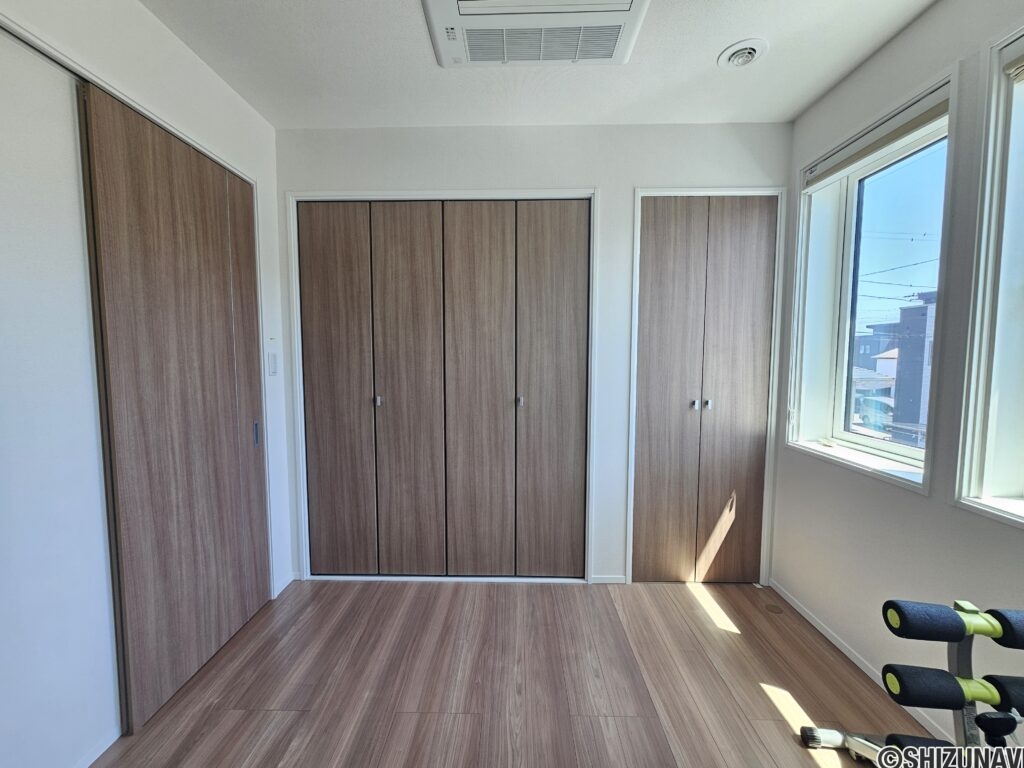 2階　洋室4.5帖　南　