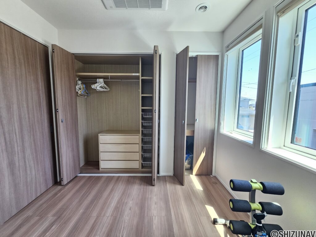 2階　洋室4.5帖　南　