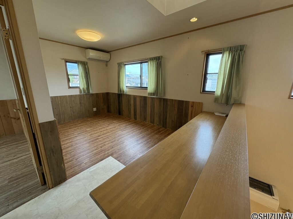 2階　ホールとカウンター