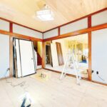 【リフォーム中/1階和室6帖】（7/25撮影）畳の表替、ふすまの張替を行います。いぐさの香りがする安らぎの空間となります。客間としてのご利用もおすすめです。