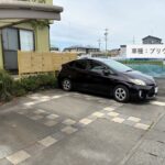 駐車場は2～3台の並列が可能です♪