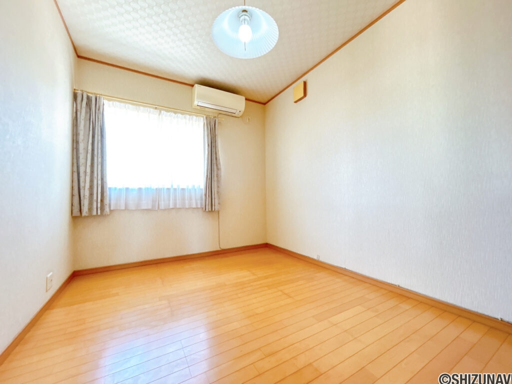 【洋室（1）6帖】