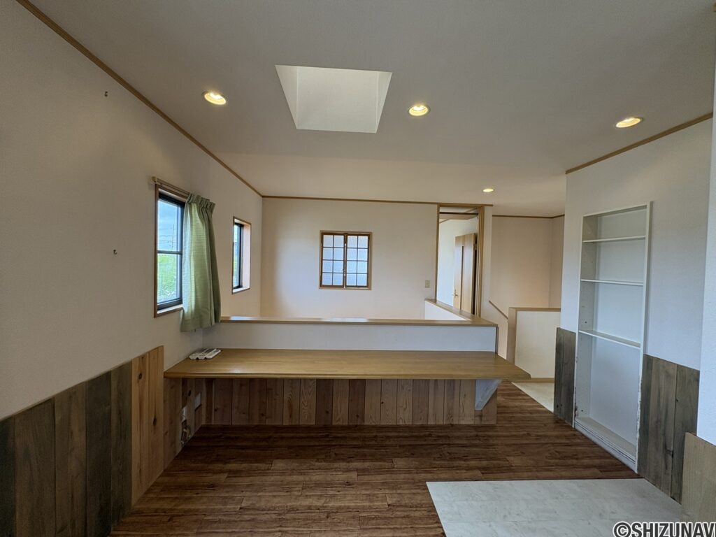 2階　ホールとカウンター