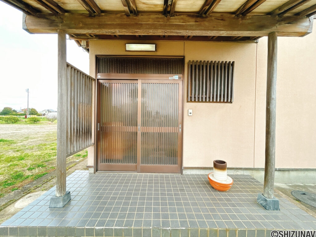 【リフォーム前/玄関外観】