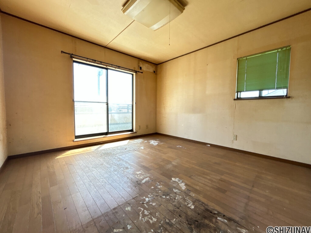 【2階洋室8帖】