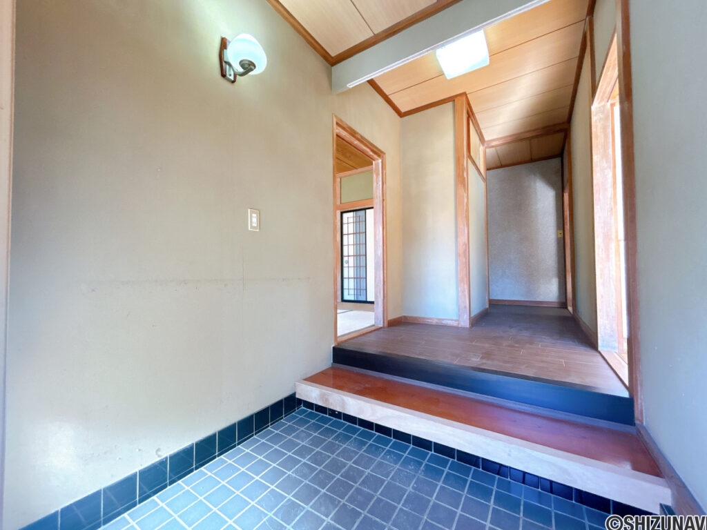 カチタス　すみれ台2丁目　玄関