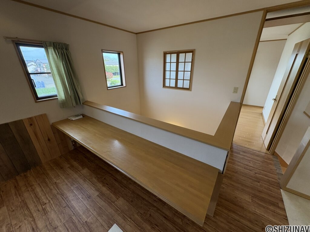 2階　ホールとカウンター