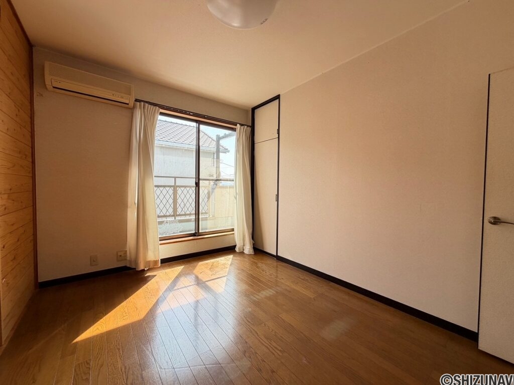 東大場洋室2階2