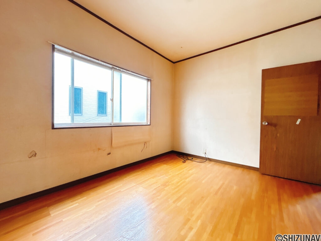 【2階洋室真ん中6帖】別角度