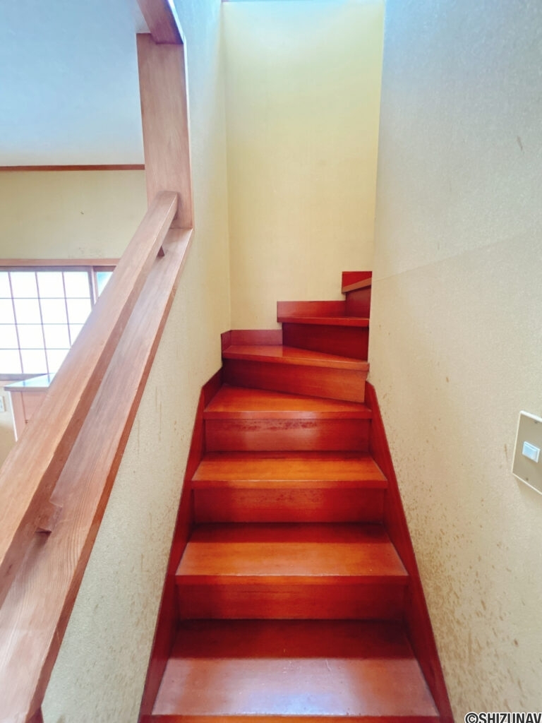 【リフォーム前/階段】