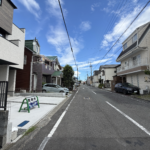 北東側前面道路