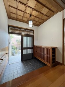 空き家買取専科　大東町　　　玄関