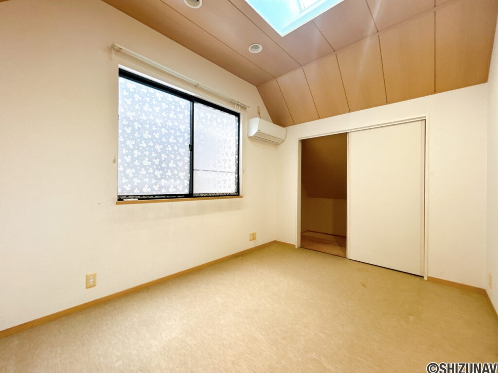 【2階西側洋室】