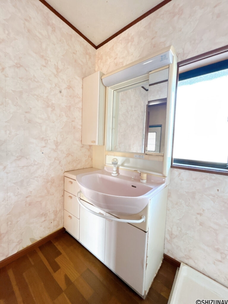 【1階洗面台】