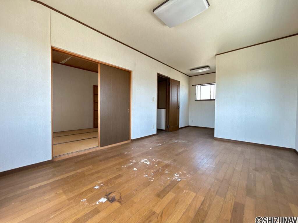 【2階洋室10.75帖】