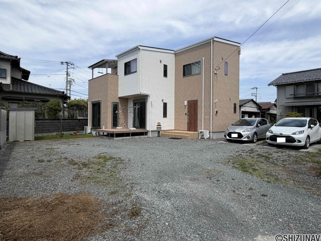 敷地は広いので、家庭菜園、ガレージ等多目的にご利用いただけます。