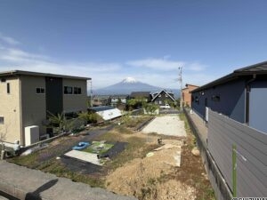 整形地につき建物配置計画を立てやすい土地です。