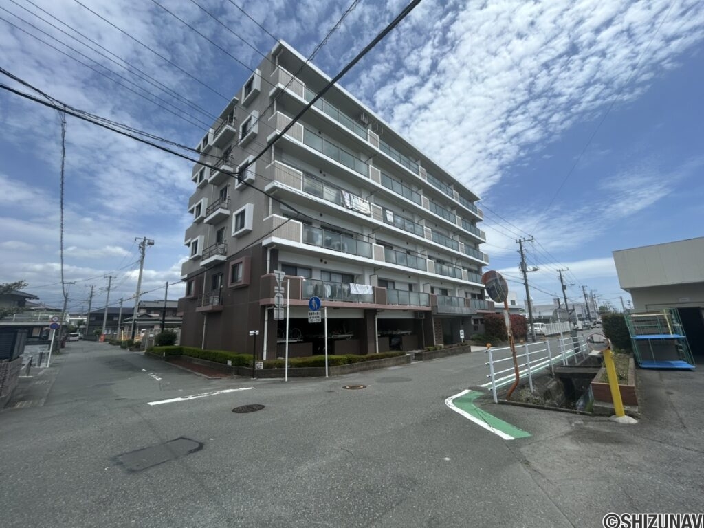 物件西側からの写真です。