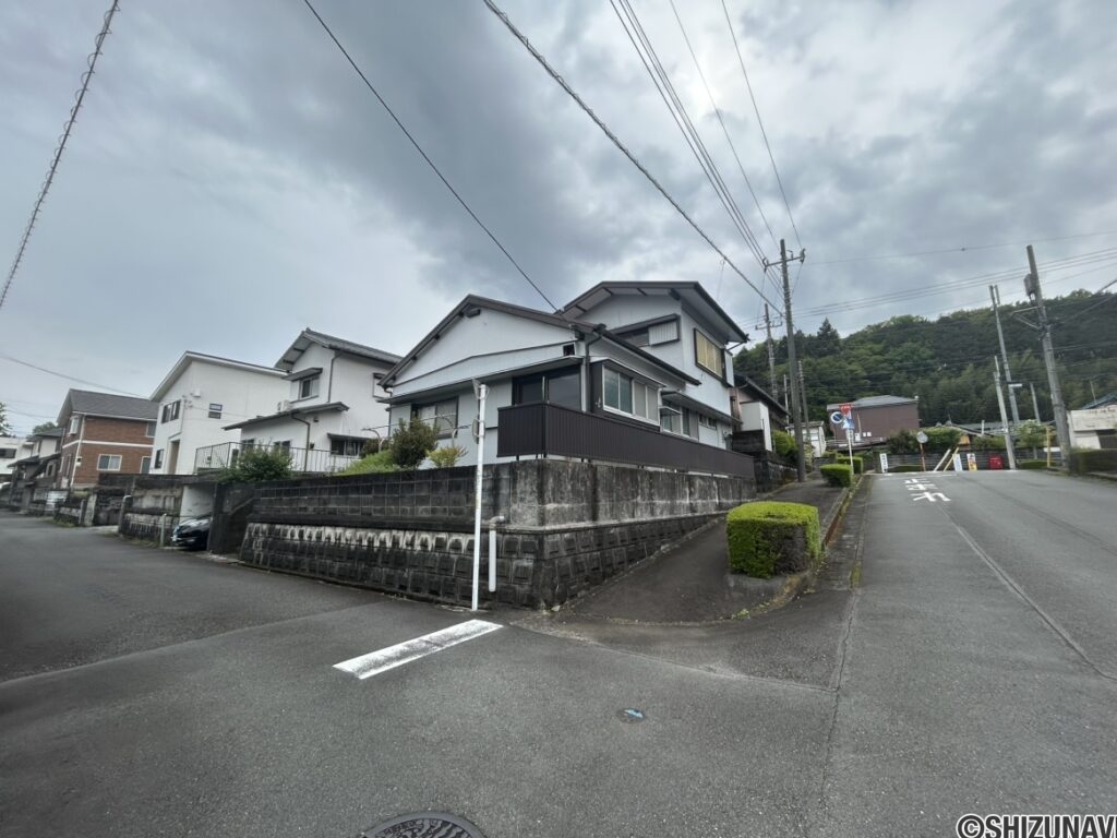 物件北東側からの写真です。