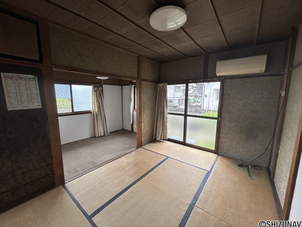 1階 キッチン側の和室(6帖)の写真です。