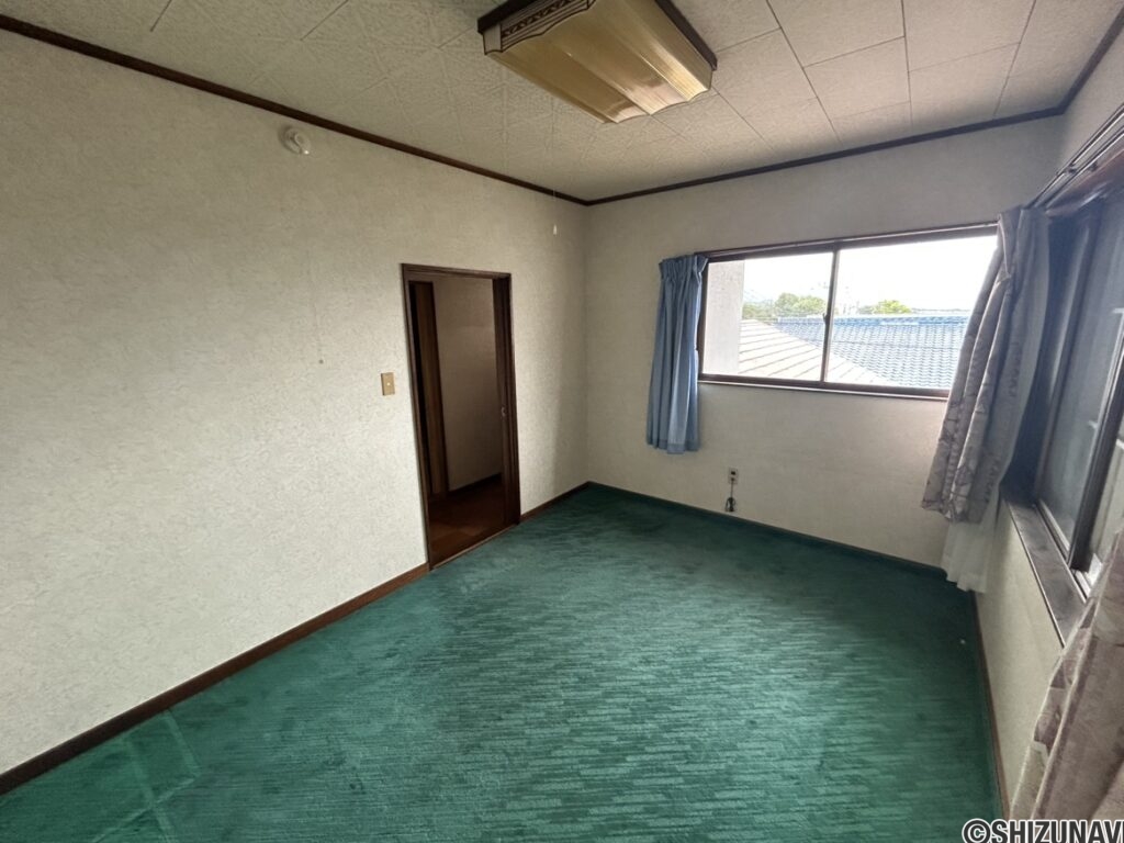 2階 洋室(6帖)の写真です。