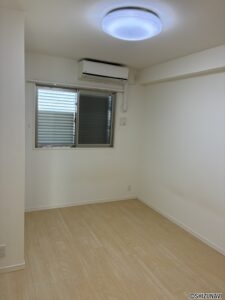 洋室7.0帖（エアコンと照明はサービス品です）