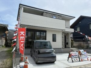 【外観】間口は10m以上。