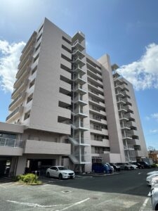 マンション外観　別角度