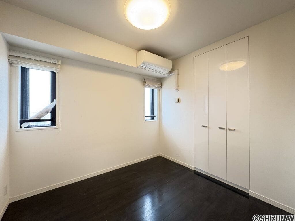 約5帖の洋室です。